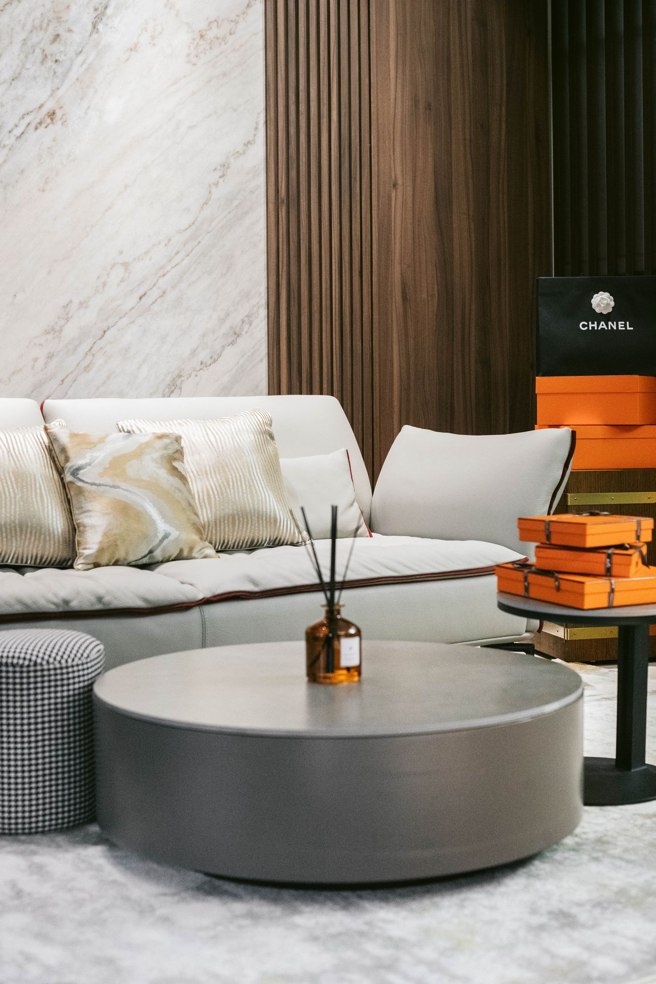 COMMUNIQUÉ BOLD INTERIOR DESIGN
